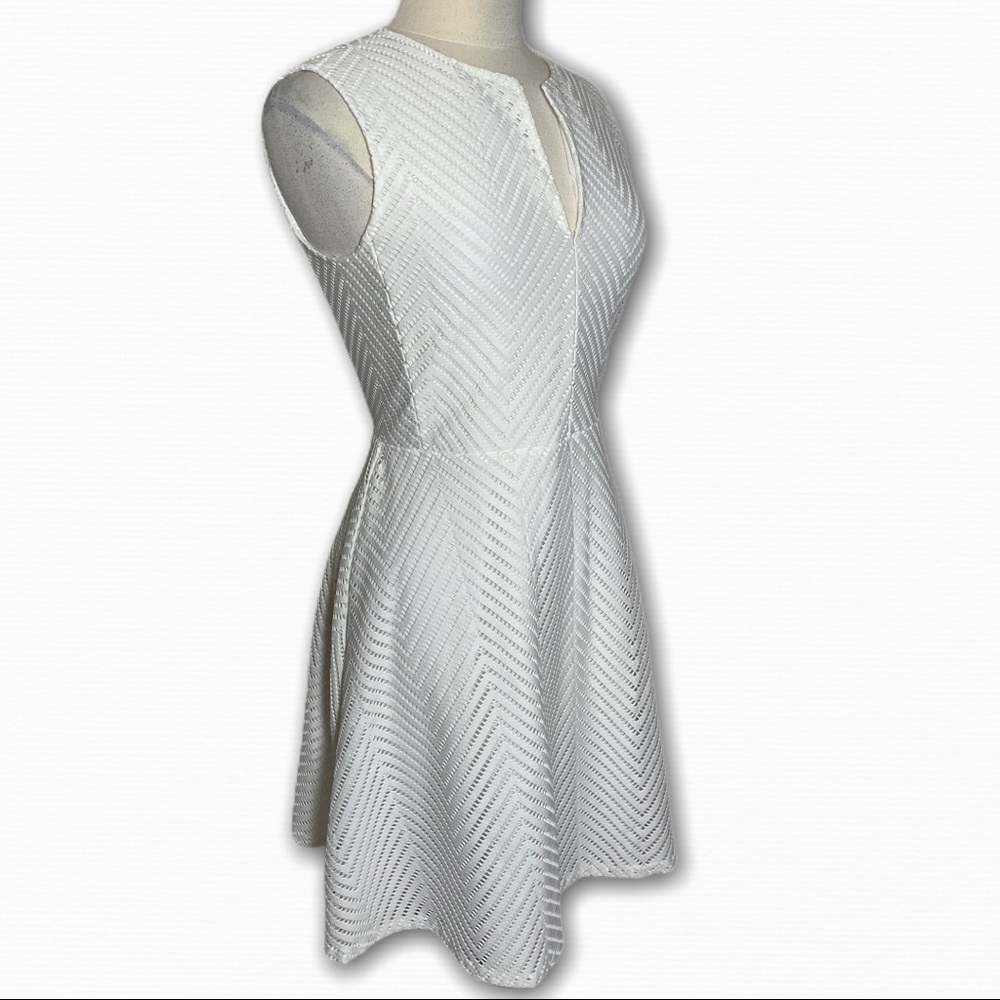 Tory Burch white Eyelet fit and flare dress sz L - Picture 2 of 8